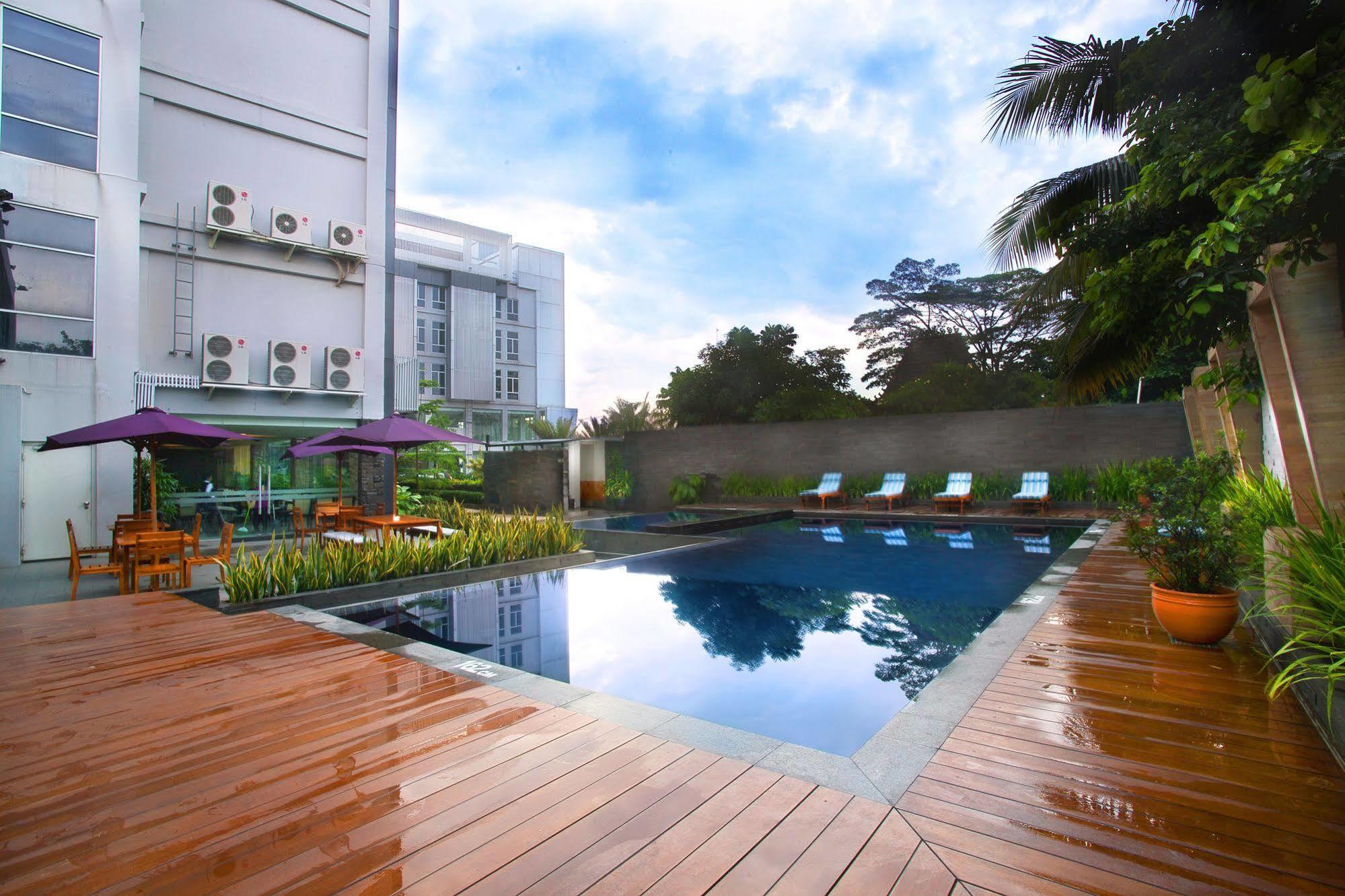 Yasmin Hotel Karawaci Tangerang Exterior photo